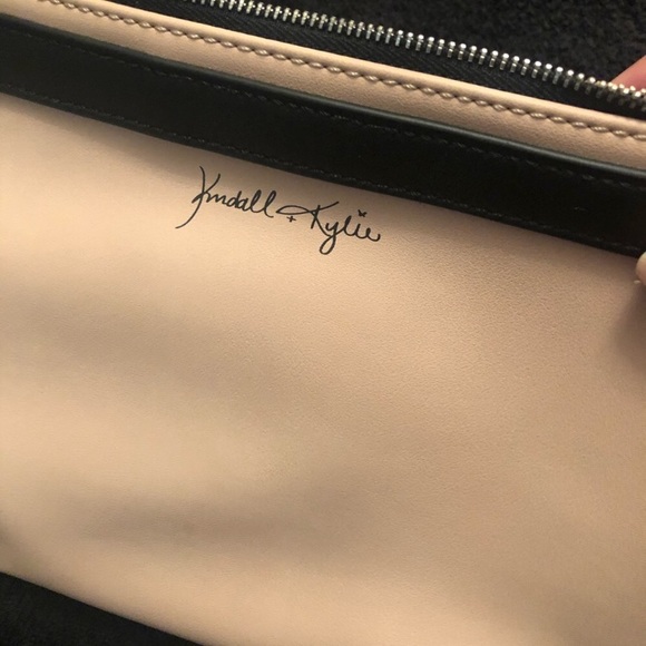 Gorgeous, Kendall and Kylie clutch bag💕 - Picture 8 of 8